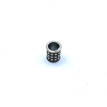 Perle ou bague métallique à enfiler au bout des barbes façon viking.
