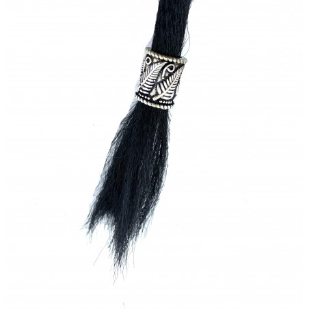 Perla de barba vikinga en hoja.