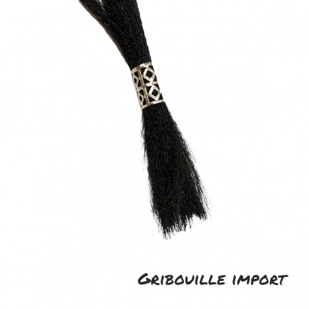 Metal beads to crush on a braid.