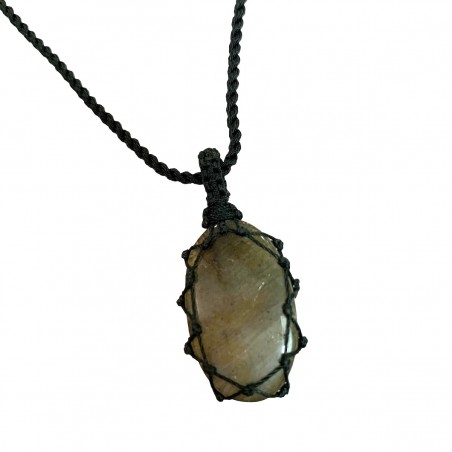 Pendentif avec une pierre de labradorite.