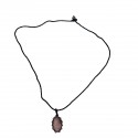 Collier pendentif en pierre d'améthyste.