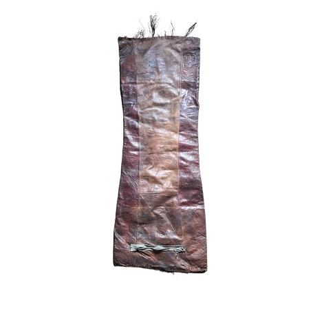 Leather Tuareg cushion back.