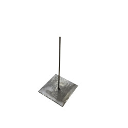 Base metálica de acero de 200 x 200 mm y 400 mm de altura.