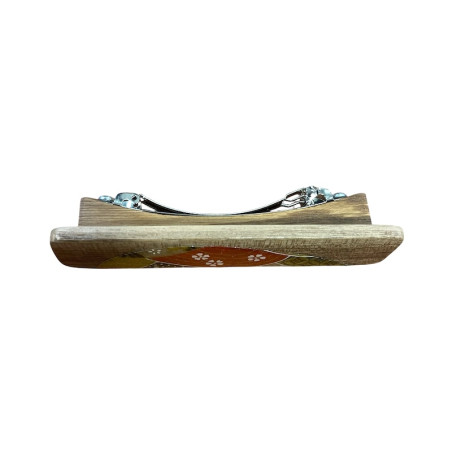 Barrette à cheveux en bois et washi de profil.