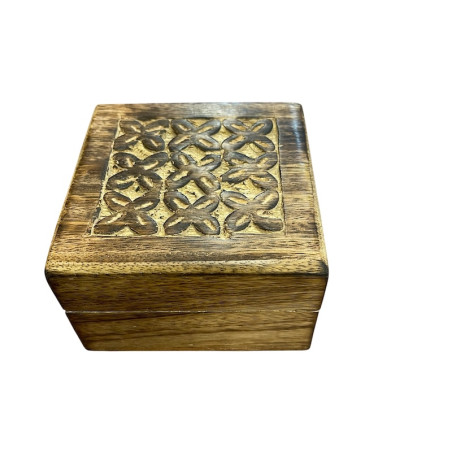 Quadratische indische Holzkiste.