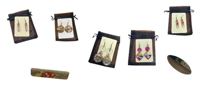 Handgefertigter Schmuck aus Ariège-Holz